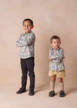 Cargar imagen en el visor de la galería, Camisa Vail - 3 años última pieza
